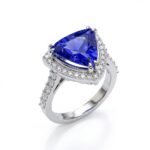 Gemssy-AAAA Tanzanite With Natural Diamond (VVS-E/F) 6.43ct. Ring in 14k Gold.